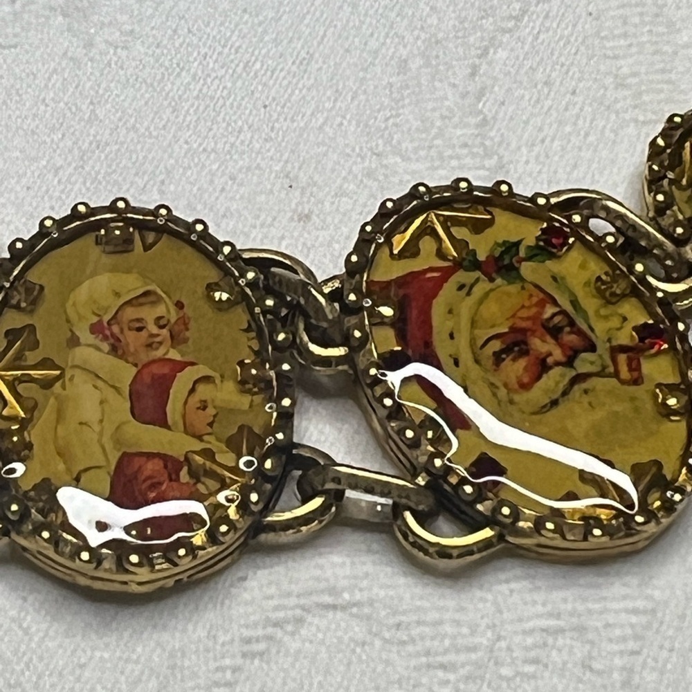 MAXIMAL ART by John Wind Vintage Christmas Theme Charm Bracelet - Picture 2 of 7